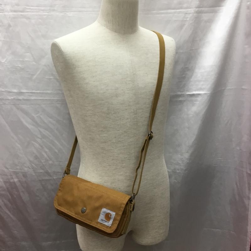 カーハート Carhartt ショルダーバッグ ショルダーバッグ 8913710102 サコッシュ ミニショルダー ロゴ、文字 キャメル / キャメル / メンズ USED 古着 中古 10120332