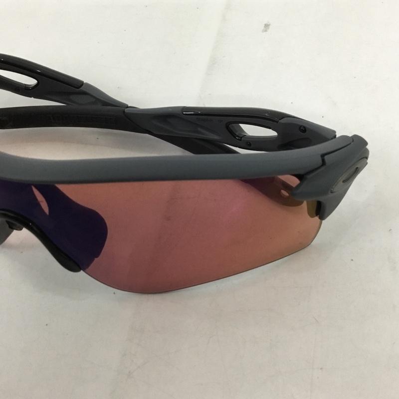 オークリー OAKLEY めがね・サングラス サングラス OO9206-04 RADARLOCK スポーツサングラス ロゴ、文字 黒 / ブラック / X 灰 / グレー / メンズ USED 古着 中古 10129377