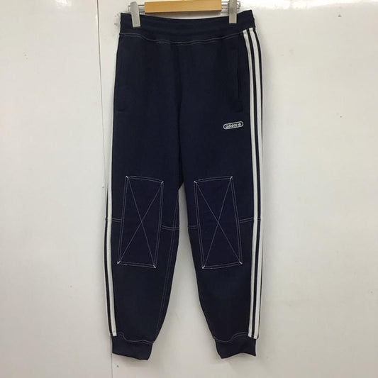 アディダス adidas パンツ ワークパンツ、ペインターパンツ ジャージ パンツ ワイドパンツ カジュアルパンツ トラックパンツ 無地 紺 / ネイビー /  メンズ USED 古着 中古 10123689