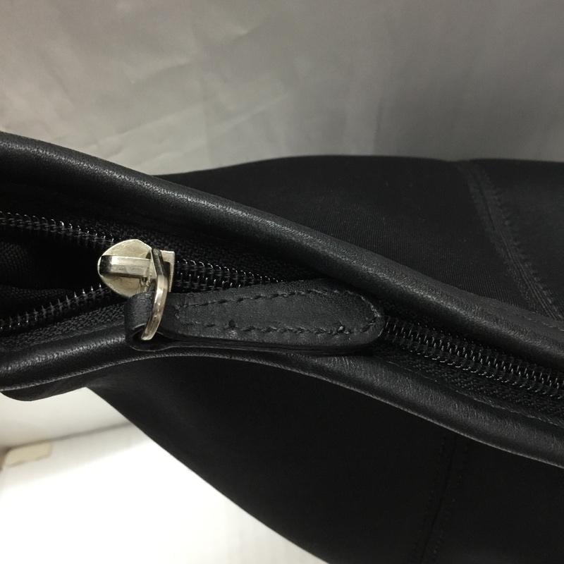 コーチ COACH ショルダーバッグ ショルダーバッグ D8V-6204 ロゴ、文字 黒 / ブラック / レディース USED 古着 中古 10112845