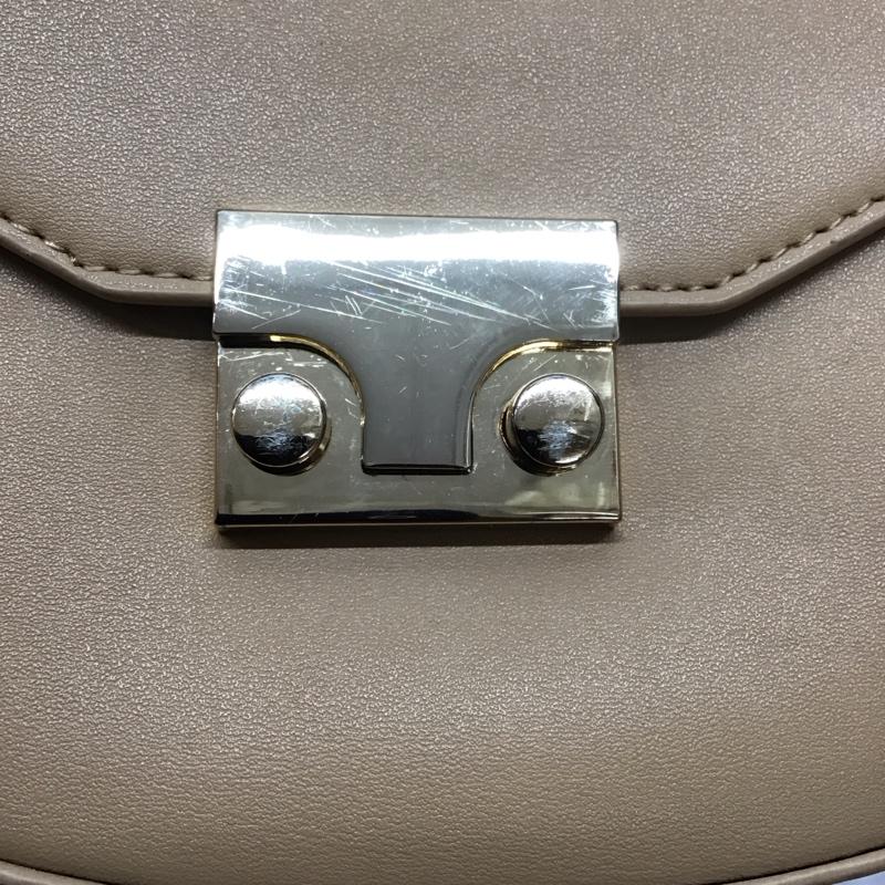 アズールバイマウジー AZUL BY MOUSSY ハンドバッグ ハンドバッグ 2WAY 無地 ベージュ / ベージュ / X 金 / ゴールド / レディース USED 古着 中古 10118875