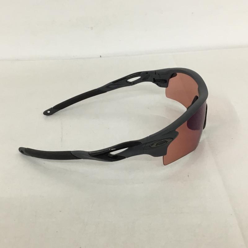 オークリー OAKLEY めがね・サングラス サングラス OO9206-04 RADARLOCK スポーツサングラス ロゴ、文字 灰 / グレー / X 黒 / ブラック / メンズ USED 古着 中古 10129378