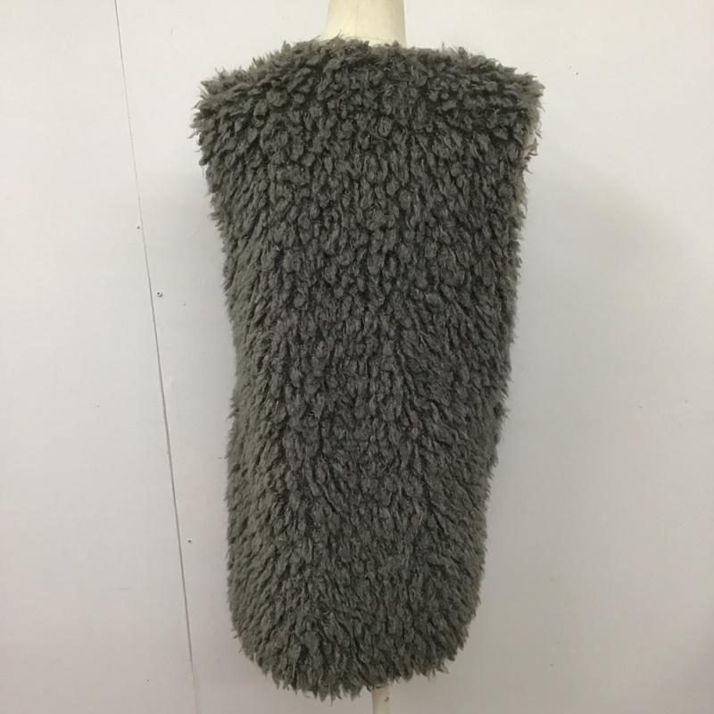 アズールバイマウジー AZUL BY MOUSSY ベスト ベスト 250CAA80-390H POODLE FUR VEST M 無地 灰 / グレー / レディース USED 古着 中古 10126639