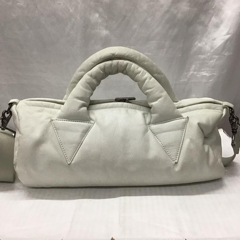 ヴィヴィアンウエストウッド Vivienne Westwood ショルダーバッグ ショルダーバッグ パンチング 白 / ホワイト / レディース USED 古着 中古 10118880