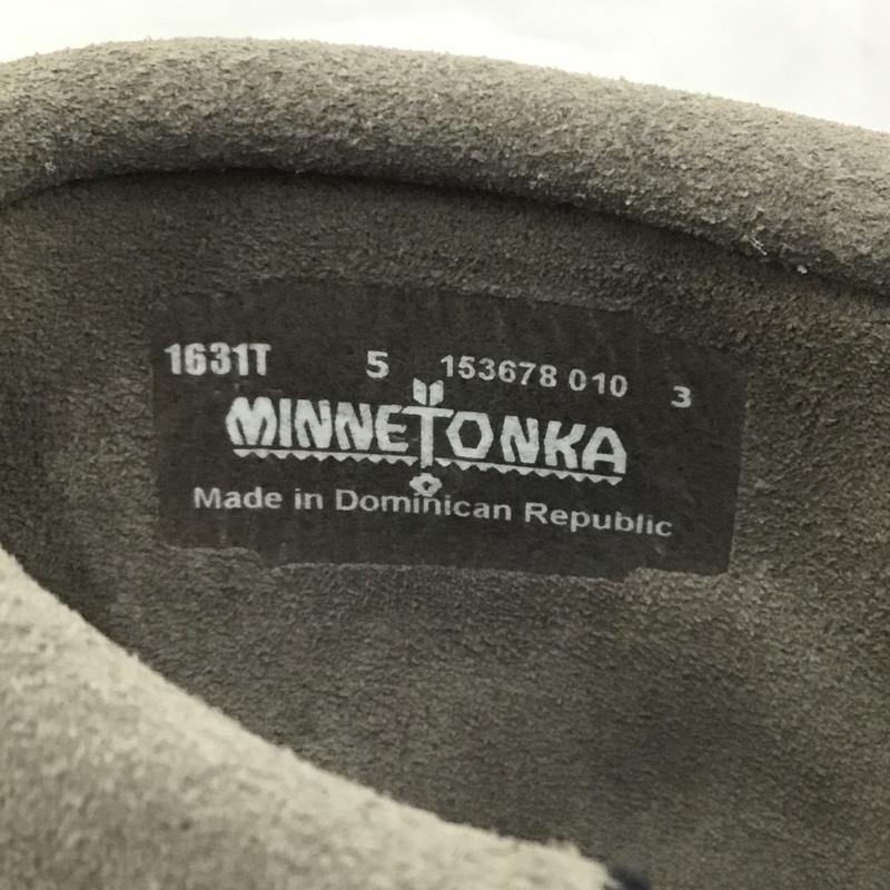 ミネトンカ Minnetonka ブーツ 一般 1631T 3段 レイヤーフリンジブーツ 無地 灰 / グレー / レディース USED 古着 中古 10103617