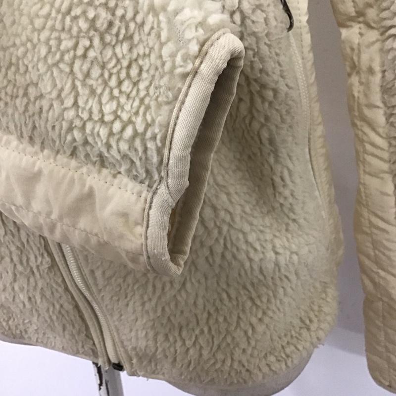 パタゴニア patagonia ジャケット、上着 ジャケット、ブレザー 23100F0 フリース フード レトロ XS ロゴ、文字 アイボリー / アイボリー / レディース USED 古着 中古 10109047