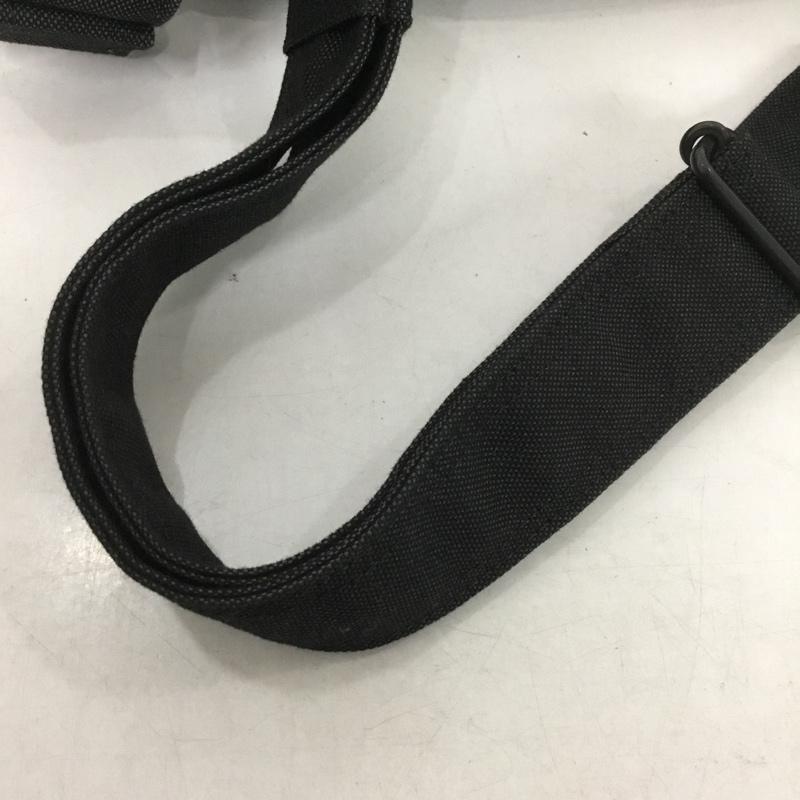 ポーター PORTER ボディバッグ ボディバッグ スモーキー スリングショルダーバッグ ロゴ、文字 黒 / ブラック / メンズ USED 古着 中古 10142817