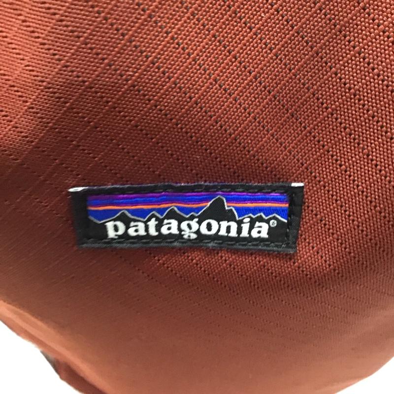 パタゴニア patagonia バッグ バッグ STY49370FA16 ブラックホール キューブ ポーチ ロゴ、文字 ボルドー / ボルドー / メンズ USED 古着 中古 10118885