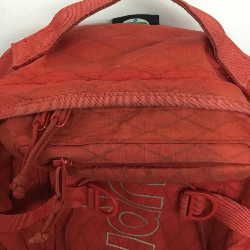 シュプリーム Supreme リュックサック、デイパック リュックサック、デイバッグ 18AW Backpack ロゴ、文字 赤 / レッド / メンズ USED 古着 中古 10137346