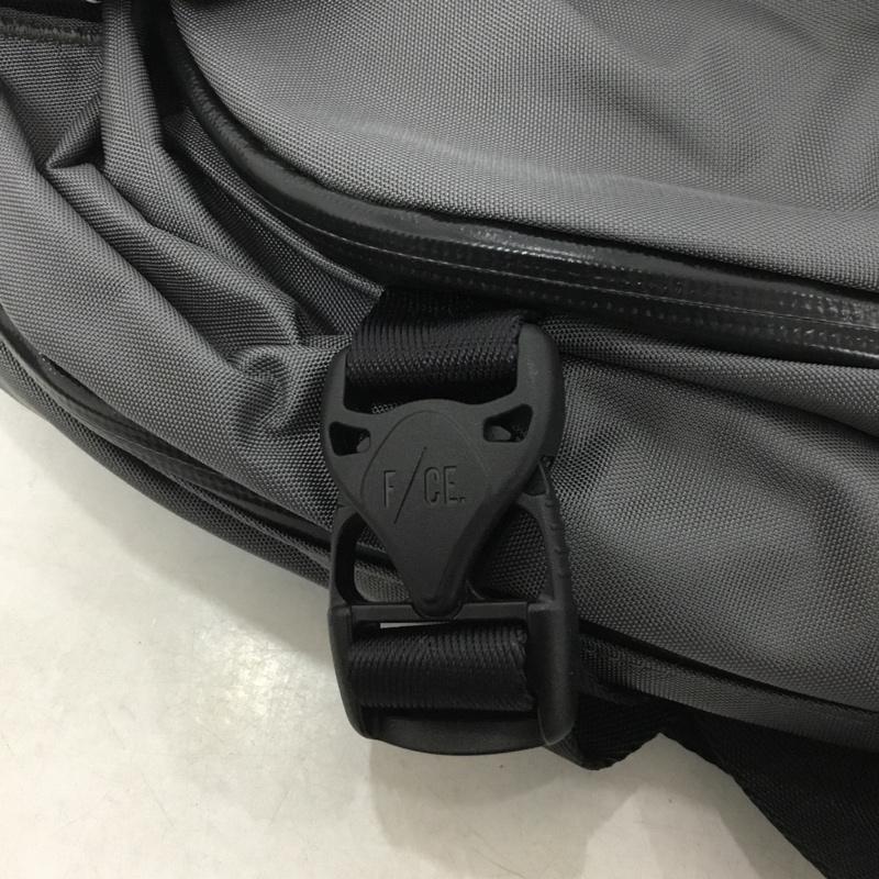 ビームスライツ BEAMS LIGHTS リュックサック、デイパック リュックサック、デイバッグ 51-61-0338-368-17-88 F/CE. 別注 RN トラベルバックパック タグ付き ロゴ、文字 灰 / グレー / メンズ USED 古着 中古 10145196