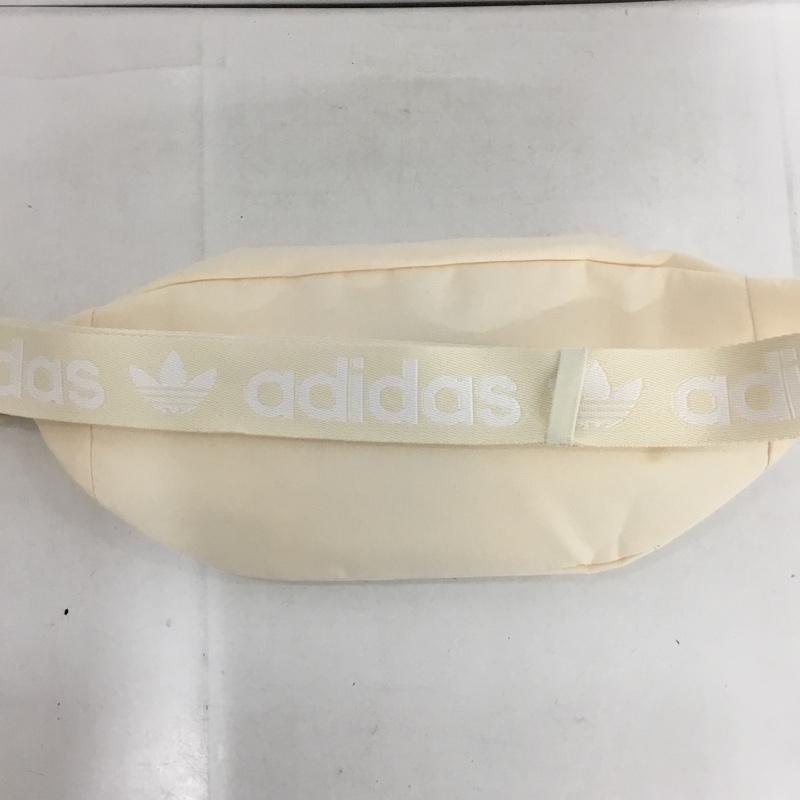 アディダス adidas ウエストバッグ ウエストバッグ HK2627 クラシックウエストバッグ ロゴ、文字 アイボリー / アイボリー / メンズ USED 古着 中古 10134302