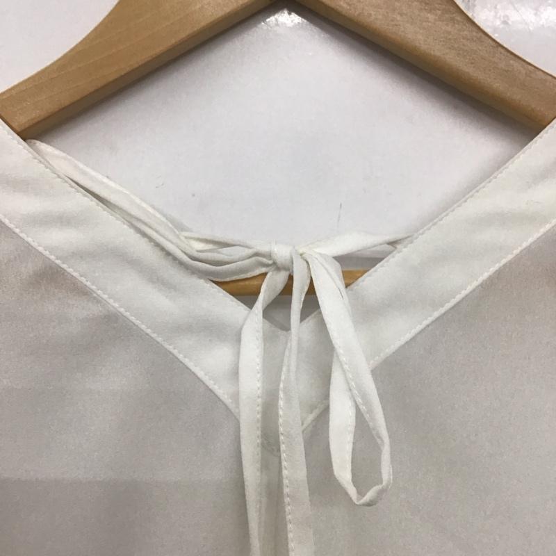 フレームス レイカズン frames RAY CASSIN シャツ、ブラウス 長袖 572-112560 Vネック FREE 刺繍 白 / ホワイト / レディース USED 古着 中古 10139232