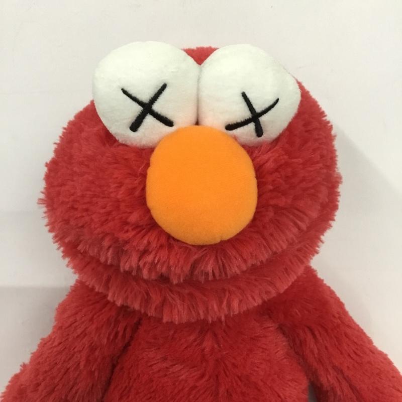 ユニクロ UNIQLO ファッション小物 ファッション小物 361-413962 KAWS x SESAME STREET ぬいぐるみ タグ付き エルモ キャラクター 赤 / レッド / メンズ USED 古着 中古 10131788