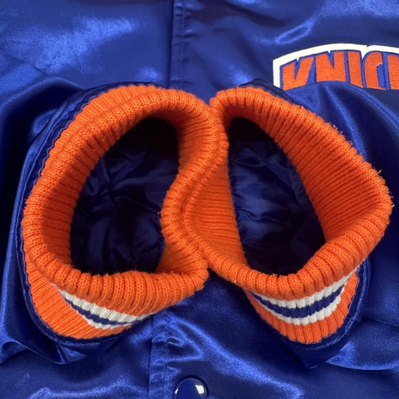 ミッチェルアンドネス Mitchell&Ness ジャケット、上着 ジャンパー、ブルゾン New York Knicks ニックス サテン スタジャン Satin Jacket M 青 / ブルー / blue X 橙 / オレンジ / orange X 白 / ホワイト / white メンズ USED 古着 中古 50126544
