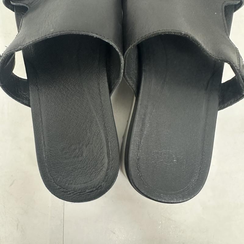 アグ UGG サンダル サンダル F8715C 厚底 サンダル レザー MAIRE フラット オープントゥ スタッズ 23.0cm 黒 / ブラック / black レディース USED 古着 中古 50139685
