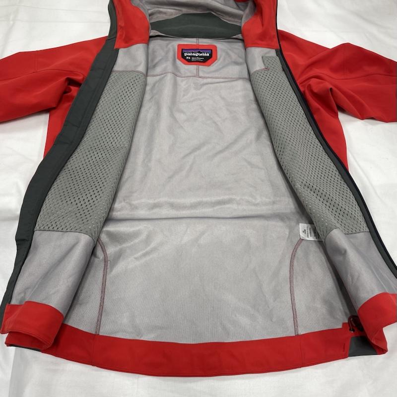 パタゴニア patagonia ジャケット、上着 ジャンパー、ブルゾン ナイフブレード ジャケット ジップアップ ナイロン マウンテン パーカー XS ワンポイント X ロゴ、文字 X プリント 赤 / レッド / red X 紺 / ネイビー / navy メンズ USED 古着 中古 50146572