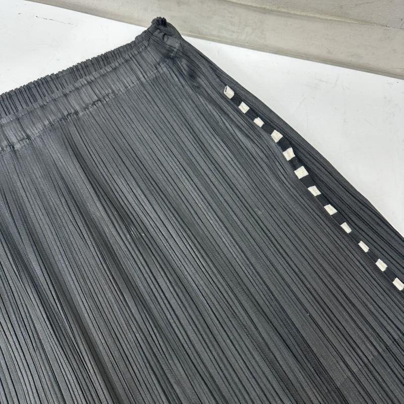 プリーツプリーズ PLEATS PLEASE スカート ひざ丈スカート ISSEY MIYAKE サイド ライン プリーツ スカート PP01-JG722 5 黒 / ブラック / black レディース USED 古着 中古 50150325