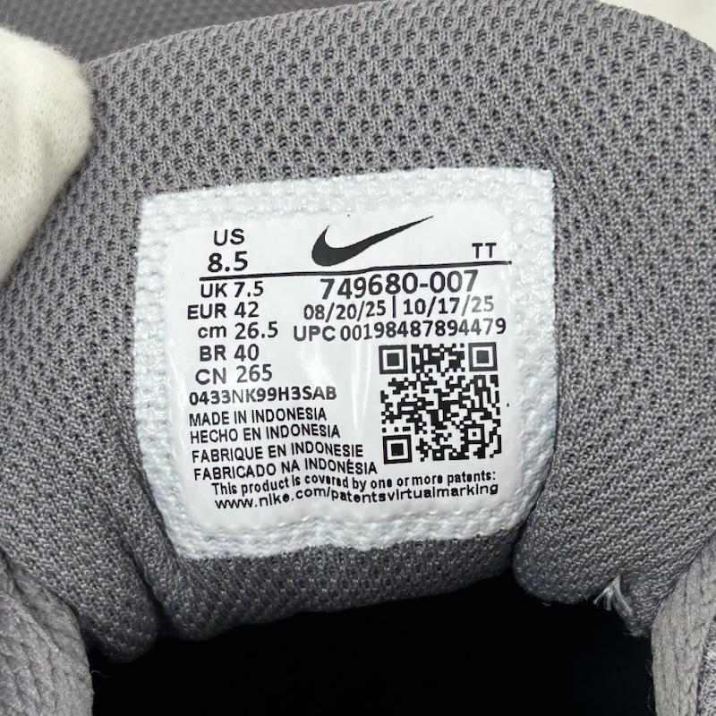 ナイキ NIKE スニーカー スニーカー 749680-007 NIKE AIR MAX INVIGOR US8.5 / 26.5cm US:8.5 ロゴ、文字 灰 / グレー / gray メンズ USED 古着 中古 50155228