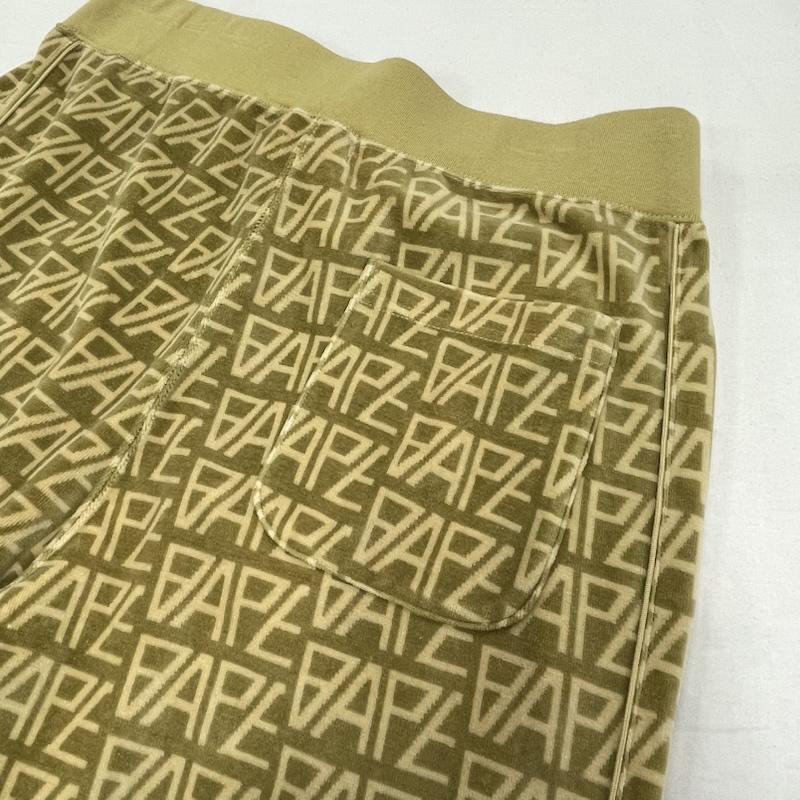 アベイシングエイプ A BATHING APE パンツ ショートパンツ BAPE ロゴ パターン モノグラム ベロア ショーツ ショートパンツ 総柄 ハーフパンツ L ロゴ、文字 X 総柄 X 刺繍 オリーブグリーン / オリーブグリーン / メンズ USED 古着 中古 50155354