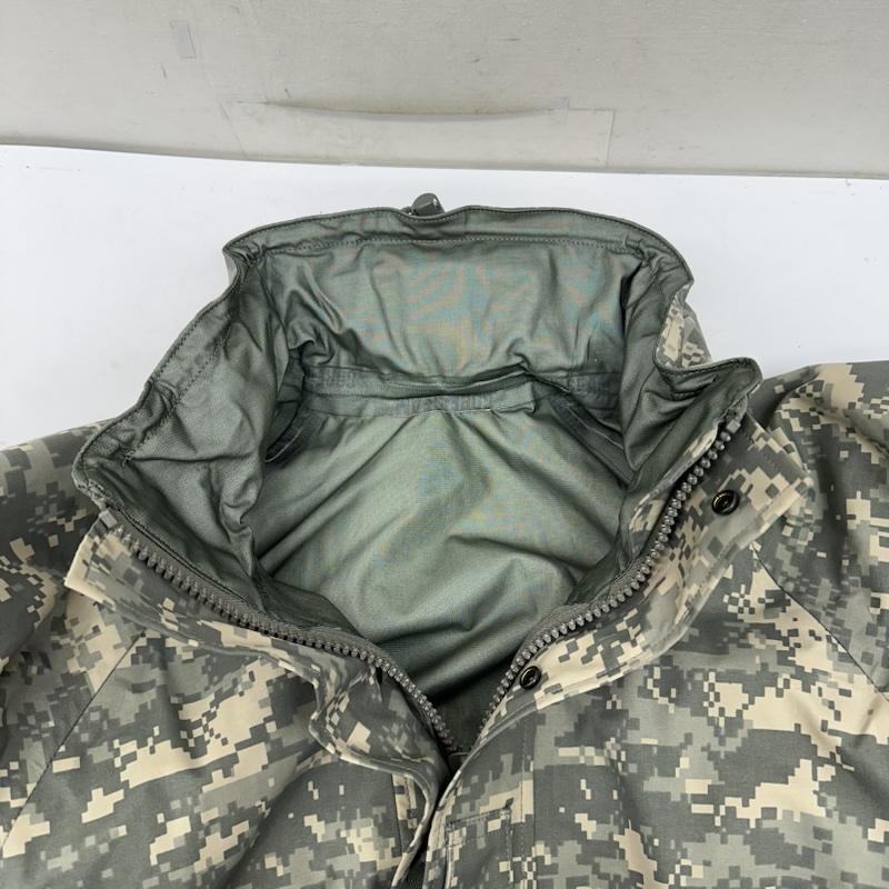 古着 USED ジャケット、上着 ジャンパー、ブルゾン US.ARMY ECWCS UNIVERSAL CAMO GORE-TEX デジタルカモ ミリタリージャケット M カーキ / カーキ / khaki メンズ USED 古着 中古 50157808