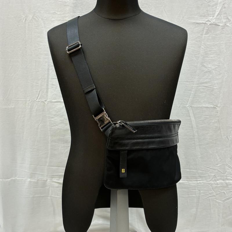 フェンディ FENDI ボディバッグ ボディバッグ ナイロン レザー メッシュ クロス ボディ ウエスト バッグ - ワンポイント X ロゴ、文字 メンズ USED 古着 中古 50159130