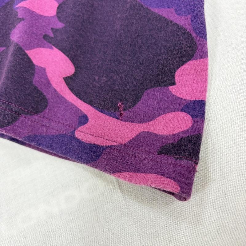 アベイシングエイプ A BATHING APE Tシャツ 半袖 パープル カモ 迷彩 シャーク ロゴ プリント 半袖 Tシャツ M カモフラージュ柄・迷彩 X ロゴ、文字 X プリント 紫 / パープル / purple X 桃 / ピンク / pink X 黒 / ブラック / black X 白 / ホワイト / white X 赤 / レッド / red メンズ USED 古着 中古 50163894