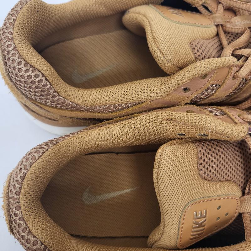 ナイキ NIKE スニーカー スニーカー P-6000 SE フラックス メタリックゴールド ローカット 28㎝ 28.0cm 金 / ゴールド / gold color X 茶 / ブラウン / brown メンズ USED 古着 中古 50167790