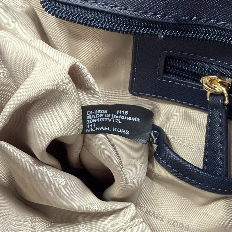 マイケルコース MICHAEL KORS トートバッグ トートバッグ レザー トートバッグ MKロゴ チャーム ビジネス A4 大容量 - 無地 X ワンポイント X ロゴ、文字 紺 / ネイビー / navy レディース USED 古着 中古 50169483