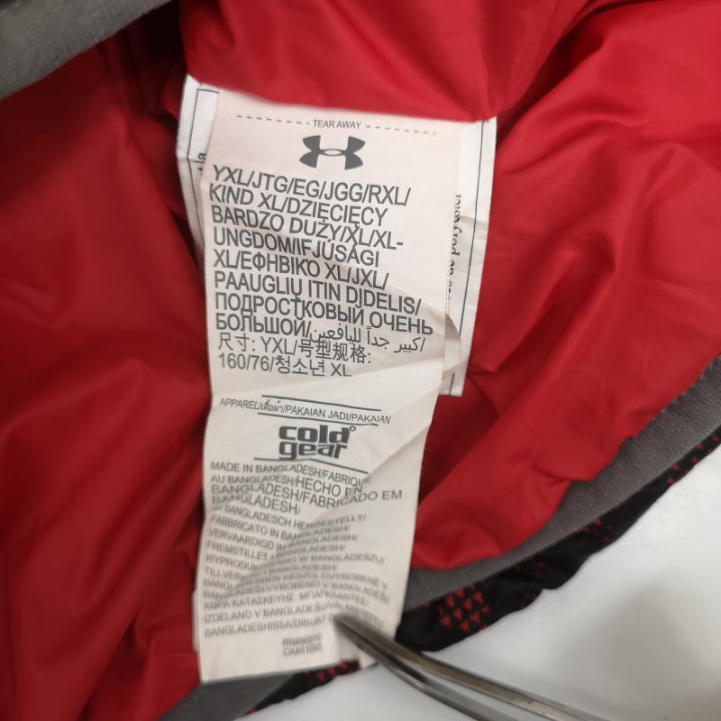 アンダーアーマー UNDER ARMOUR ジャケット、上着 ジャンパー、ブルゾン デジタルドット カモフラージュ 迷彩 総柄 ナイロン キルティング ジャケット XL 黒 / ブラック / black X 赤 / レッド / red メンズ USED 古着 中古 50170131