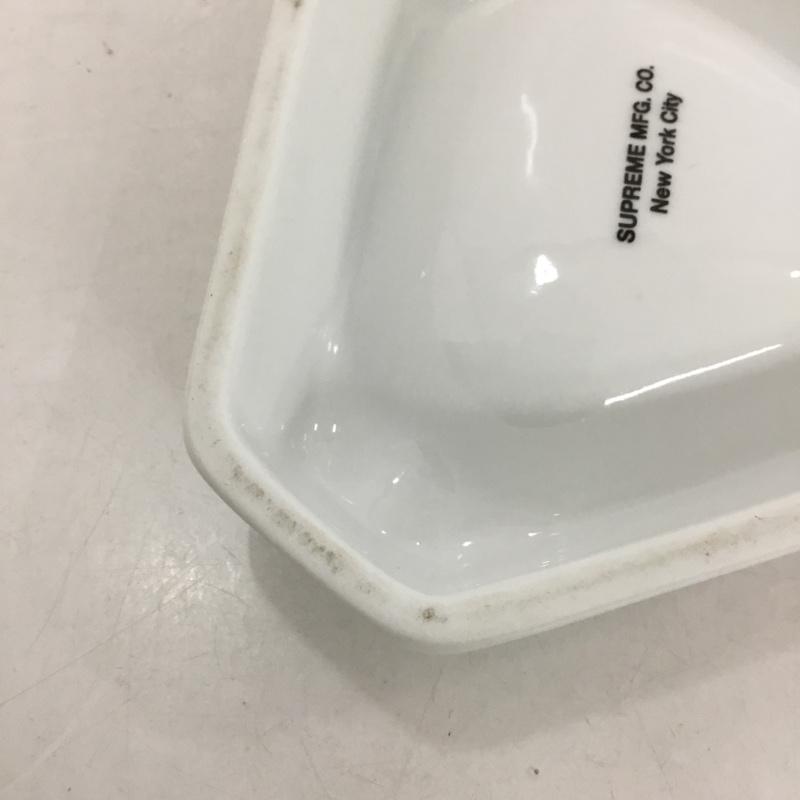 シュプリーム Supreme ファッション小物 喫煙グッズ 15AW Ceramic Ashtray ボックスロゴ 灰皿 ロゴ、文字 白 / ホワイト / メンズ USED 古着 中古 10133818