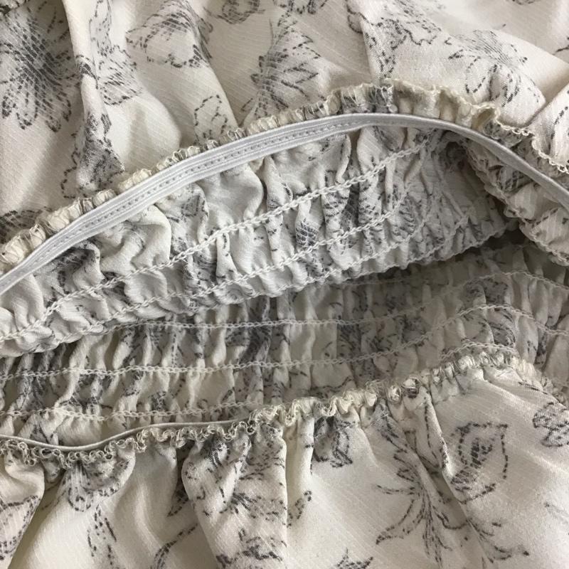 ダブルクローゼット w closet カットソー 長袖 303885 スクエアネック花柄シャーリングプルオーバー FREE 花柄 アイボリー / アイボリー /  レディース USED 古着 中古 10108408