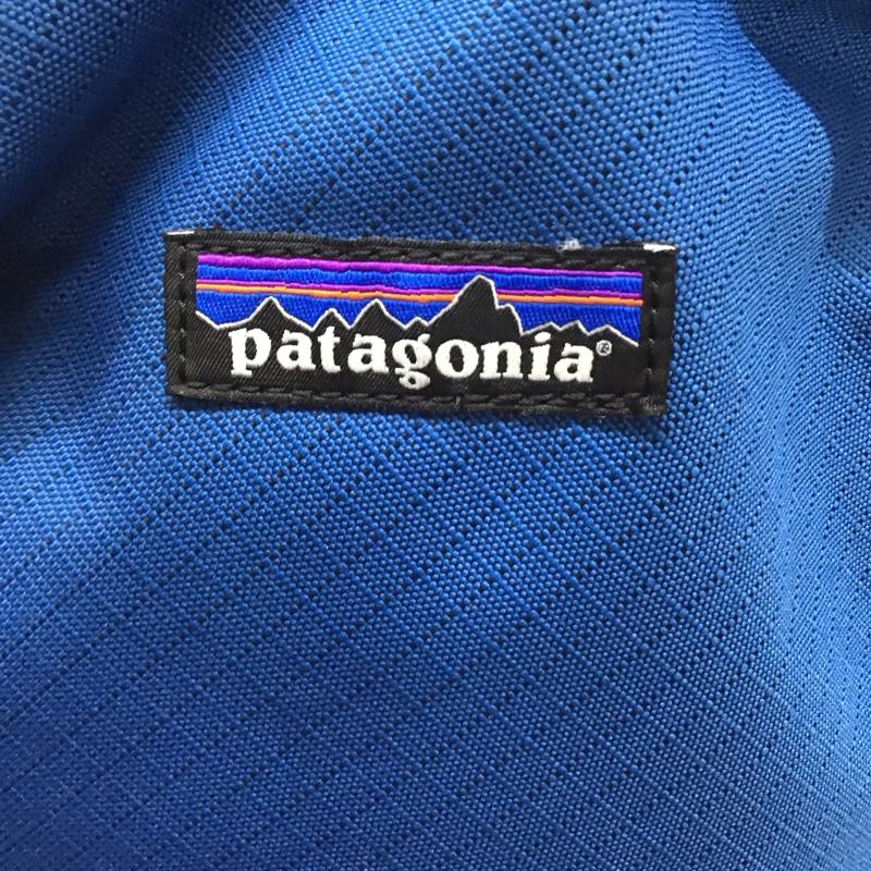 パタゴニア patagonia バッグ バッグ STY49365FA16 ブラックホール キューブ ポーチ ロゴ、文字 青 / ブルー / メンズ USED 古着 中古 10118884