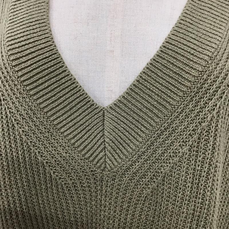 ニジュウサンク 23区 ベスト ベスト Vネック コットン リネン 38 無地 カーキ / カーキ / レディース USED 古着 中古 10119372