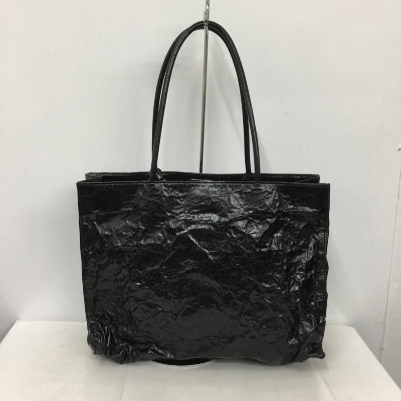 チャールズアンドキース charles&keith トートバッグ トートバッグ 30782346 Matina ラージマチナ クリンクルエフェクトトートバッグ ロゴ、文字 黒 / ブラック / レディース USED 古着 中古 10137430