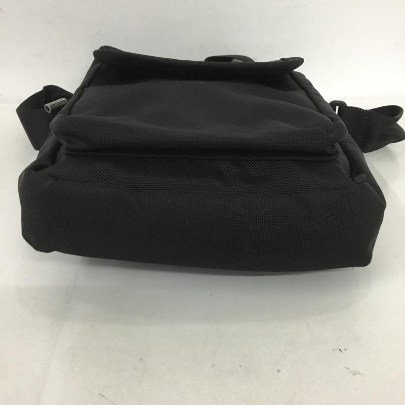 モンベル mont-bell ショルダーバッグ ショルダーバッグ ML5O-E16S-071 ミニショルダー ポシェット ロゴ、文字 黒 / ブラック / メンズ USED 古着 中古 10124635