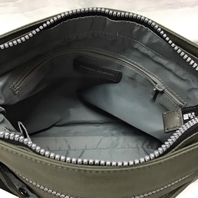 シャルルジョルダン CHARLES JOURDAN ショルダーバッグ ショルダーバッグ ロゴ、文字 カーキ / カーキ / レディース USED 古着 中古 10115843