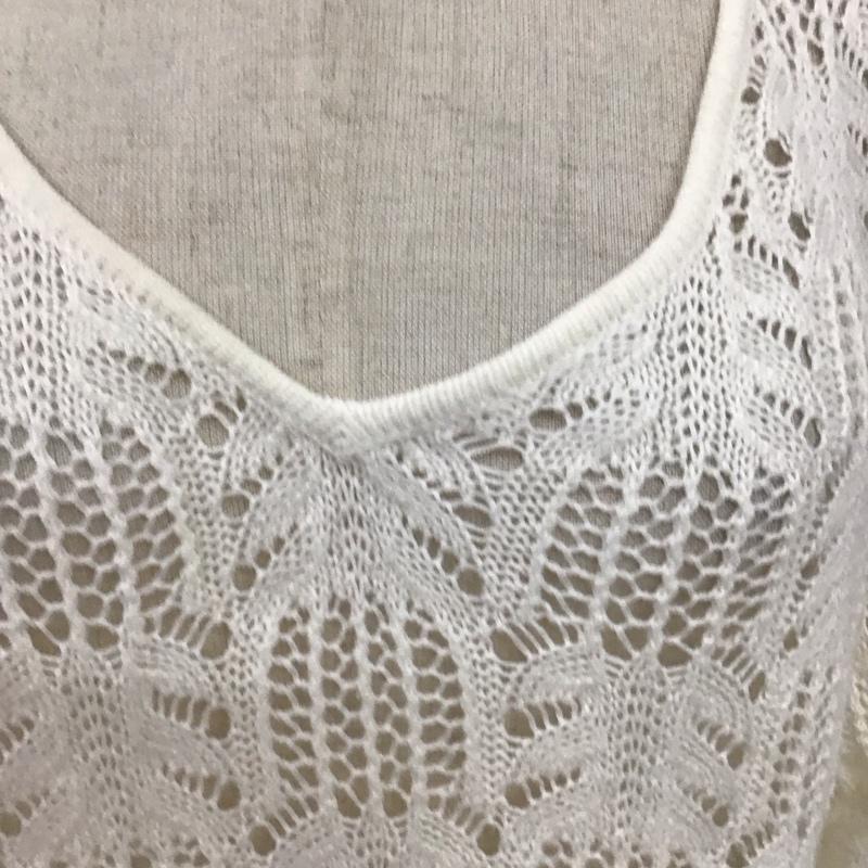 アズールバイマウジー AZUL BY MOUSSY カットソー 長袖 長袖カットソー Vネックカットソー ロングスリーブカットソー M 総柄 白 / ホワイト / レディース USED 古着 中古 10117402
