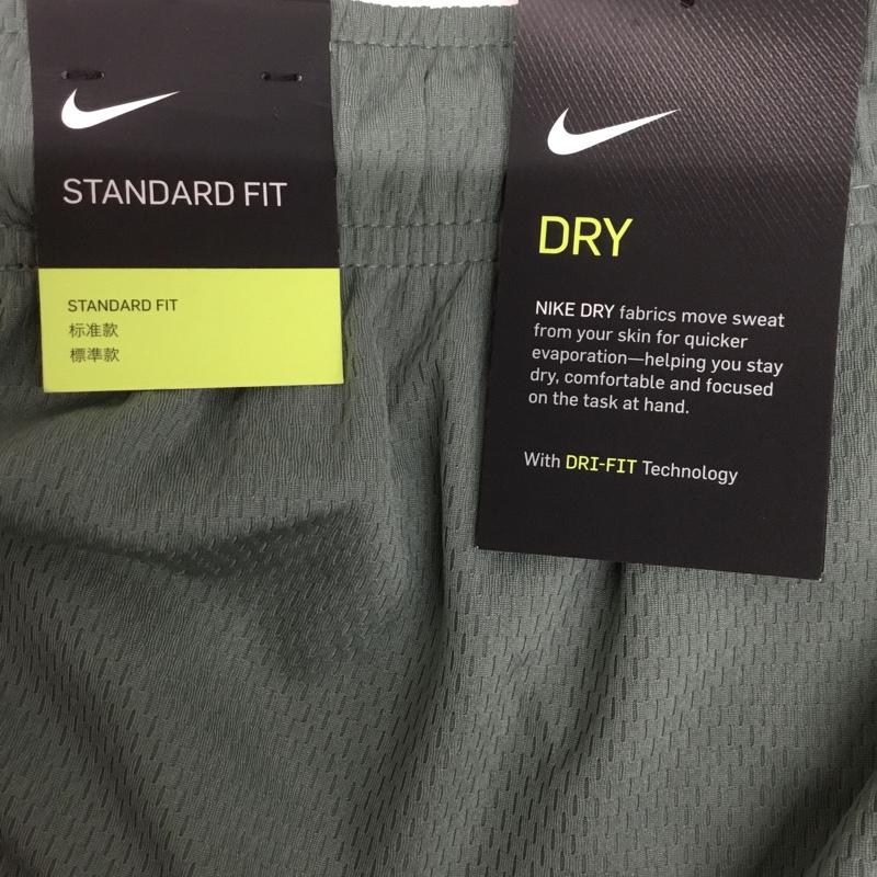 ナイキ NIKE パンツ ショートパンツ 890812-365 M 無地 カーキ / カーキ / メンズ USED 古着 中古 10135007