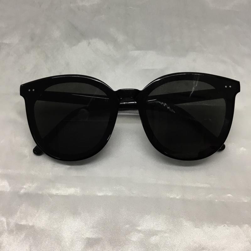 ジェントルモンスター GENTLE MONSTER めがね・サングラス サングラス Solo ロゴ、文字 黒 / ブラック / メンズ USED 古着 中古 10115571
