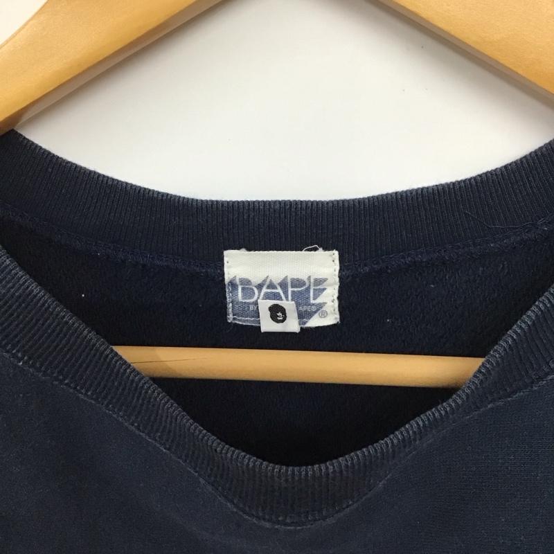 ベイプ BAPE トレーナー 長袖 長袖トレーナー スウェット クルーネック プルオーバー M ロゴ、文字 紺 / ネイビー / メンズ USED 古着 中古 10130270
