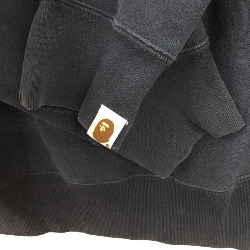ベイプ BAPE トレーナー 長袖 長袖トレーナー スウェット クルーネック プルオーバー M ロゴ、文字 紺 / ネイビー / メンズ USED 古着 中古 10130270
