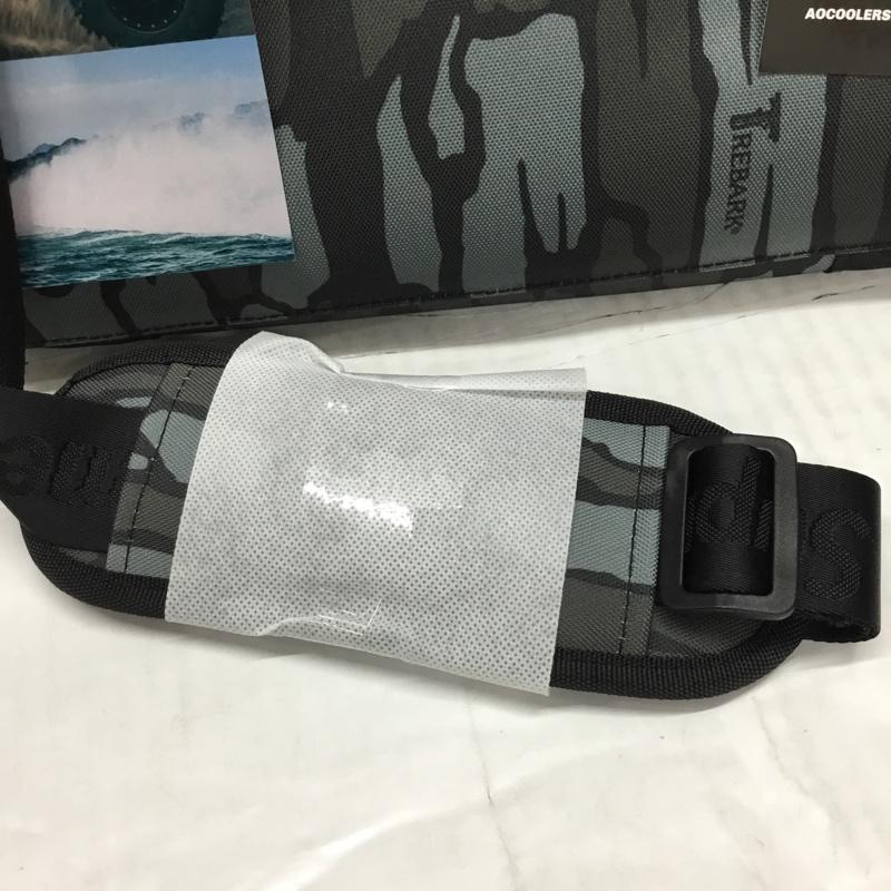 シュプリーム Supreme バッグ バッグ AO 24-Pack Cooler Bag Trebark camo AOCoolers 保冷バッグ クーラーバッグ タグ付き FREE ロゴ、文字 マルチカラー / マルチカラー / メンズ USED 古着 中古 10116047