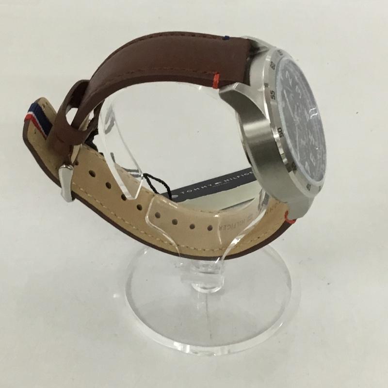 トミーヒルフィガー TOMMY HILFIGER 腕時計 アナログ(クォーツ式) TH 248.1.14.1685 レザーベルト ロゴ、文字 茶 / ブラウン / X 紺 / ネイビー / X 銀 / シルバー / メンズ USED 古着 中古 10129480