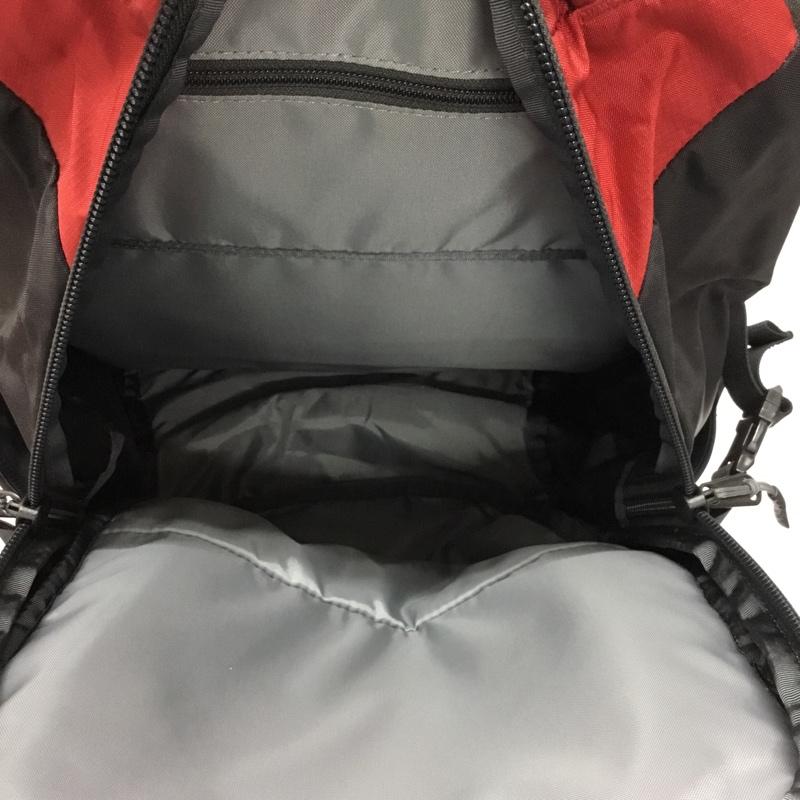 ザノースフェイス THE NORTH FACE リュックサック、デイパック リュックサック、デイバッグ NF0A3ETV SURGE ロゴ、文字 黒 / ブラック / X ボルドー / ボルドー / メンズ USED 古着 中古 10106047