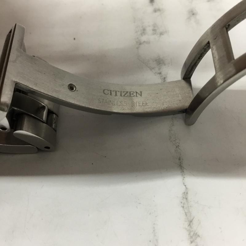 シチズン CITIZEN 腕時計 アナログ(クォーツ式) H820-T021701 電波ソーラー ECO DRIVE 箱有 ロゴ、文字 銀 / シルバー / X 白 / ホワイト / X 金 / ゴールド / メンズ USED 古着 中古 10106407