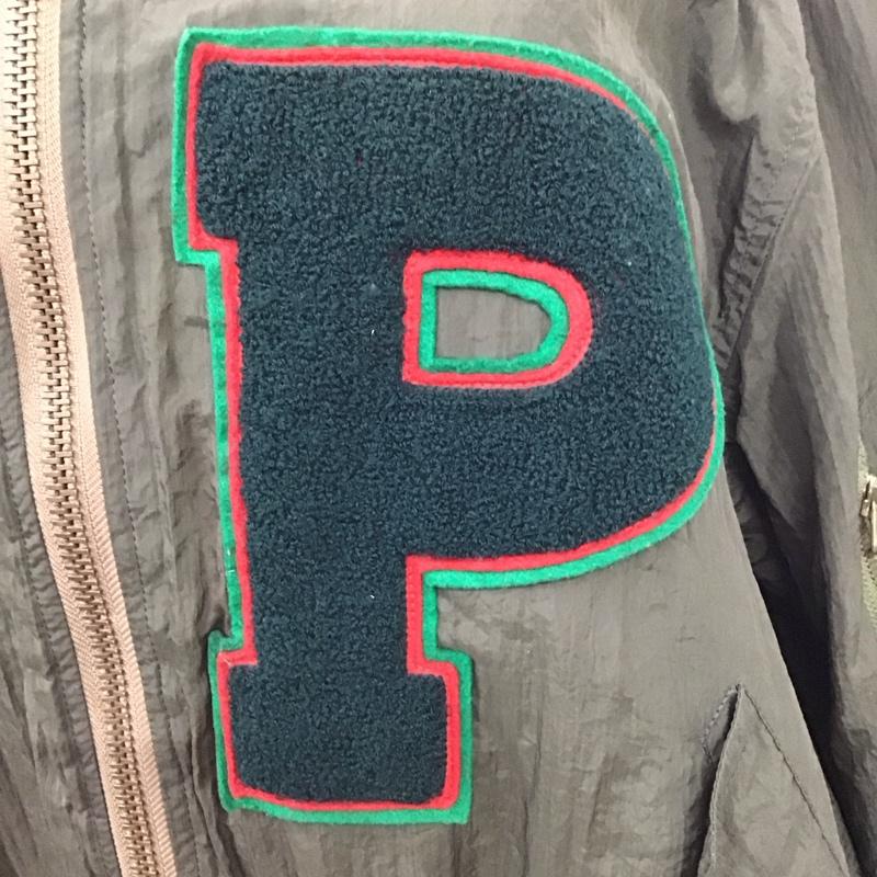 ピンクハウス PINK HOUSE ジャケット、上着 ジャンパー、ブルゾン 11PJ-B ノーカラー L ロゴ、文字 カーキ / カーキ / レディース USED 古着 中古 10125816