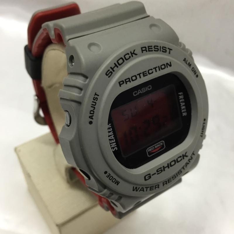 ジーショック G-SHOCK 腕時計 デジタル DW-5700SF Sneaker Freaker STANCE ロゴ、文字 灰 / グレー / X 赤 / レッド / メンズ USED 古着 中古 10109242