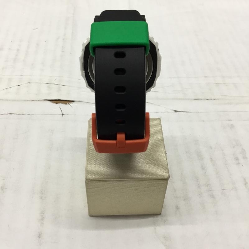 ジーショック G-SHOCK 腕時計 アナログ(クォーツ式) GAE-2100RC ルービックキューブ コラボレーション ロゴ、文字 黒 / ブラック / X 白 / ホワイト / X 橙 / オレンジ / X 緑 / グリーン / メンズ USED 古着 中古 10110540