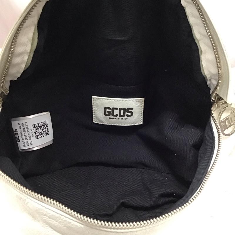 ジーシーディーエス GCDS ウエストバッグ ウエストバッグ レザー ヒップバッグ ロゴ、文字 白 / ホワイト / メンズ USED 古着 中古 10118882