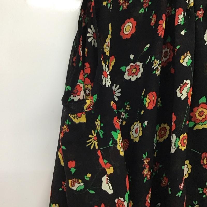 ロデオクラウンズ Rodeo Crowns タンクトップ タンクトップ FREE 総柄 黒 / ブラック / レディース USED 古着 中古 10137321